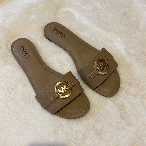 Michael Kors Sandals - Picture 1 of 4